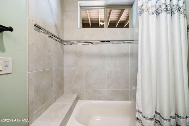 2469 W Post Oak Dr, Prescott, AZ 86305 - bathroom featuring shower / tub combo with curtain