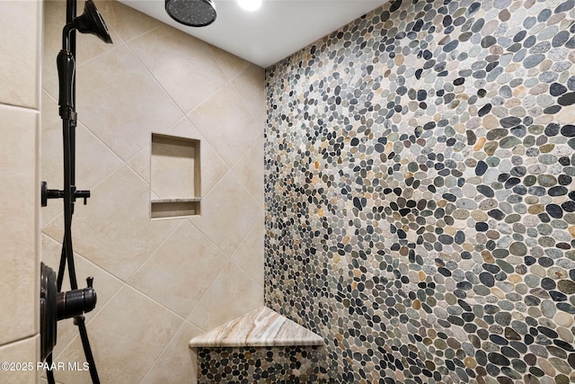 2469 W Post Oak Dr, Prescott, AZ 86305 - bathroom with tiled shower