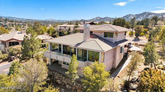 bird's eye view featuring a mountain view