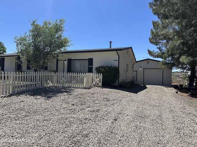 2532 Huron St, Dewey-Humboldt, AZ 86329 - view of front facade with driveway