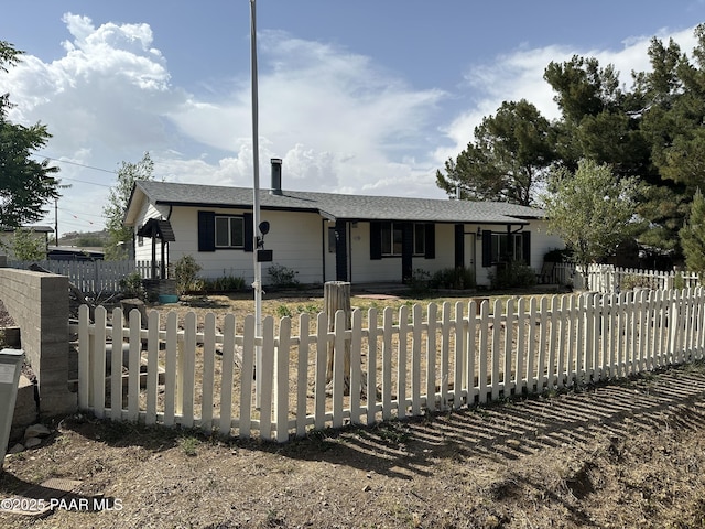 2532 Huron St, Dewey-Humboldt, AZ 86329 - ranch-style home featuring a fenced front yard