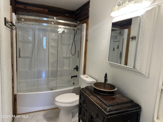 2532 Huron St, Dewey-Humboldt, AZ 86329 - full bath with vanity, enclosed tub / shower combo, and a textured wall