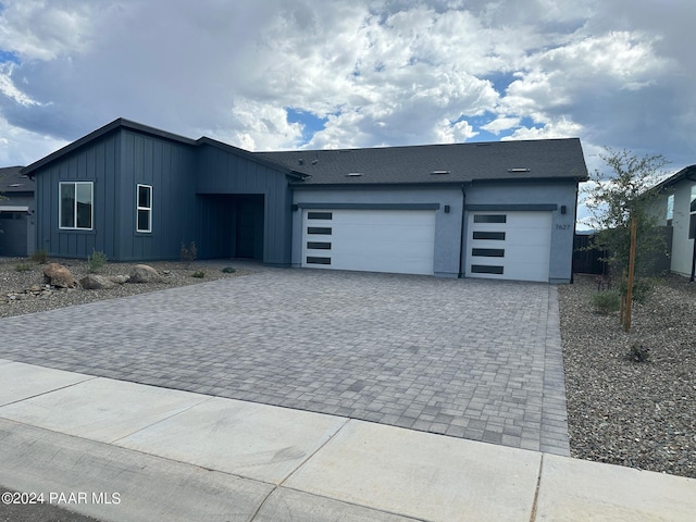 view of front of house featuring a garage