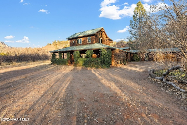 view of front of property