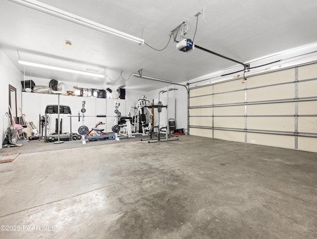 22891 S Lakewood Dr, Yarnell, AZ 85362 - garage with a garage door opener