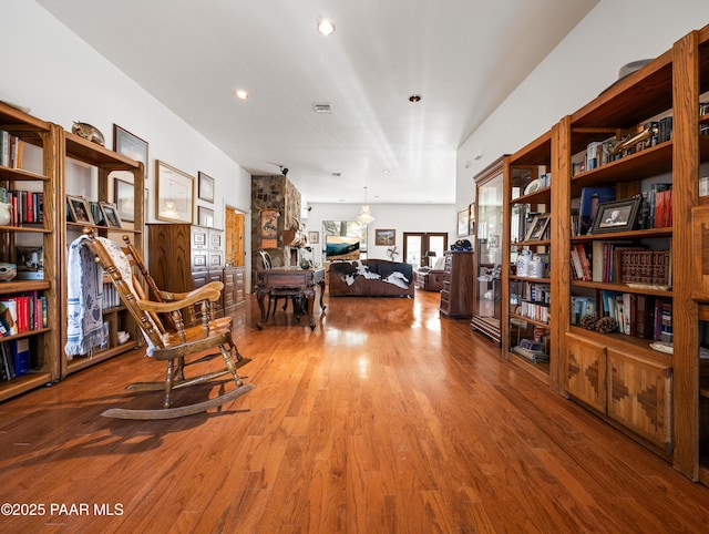 22891 S Lakewood Dr, Yarnell, AZ 85362 - sitting room with visible vents and wood finished floors