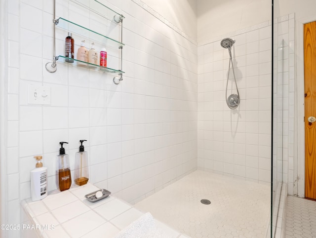 22891 S Lakewood Dr, Yarnell, AZ 85362 - bathroom with tiled shower