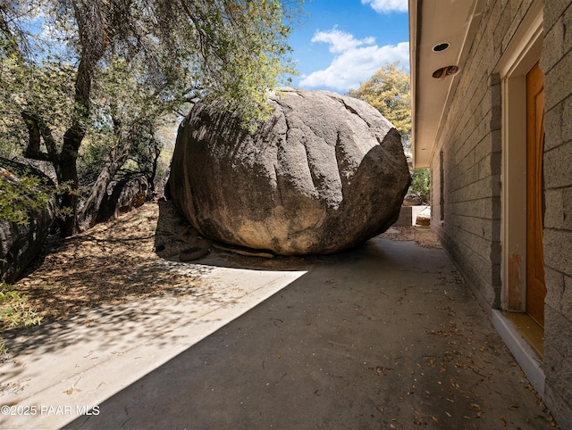22891 S Lakewood Dr, Yarnell, AZ 85362 - view of yard with a patio