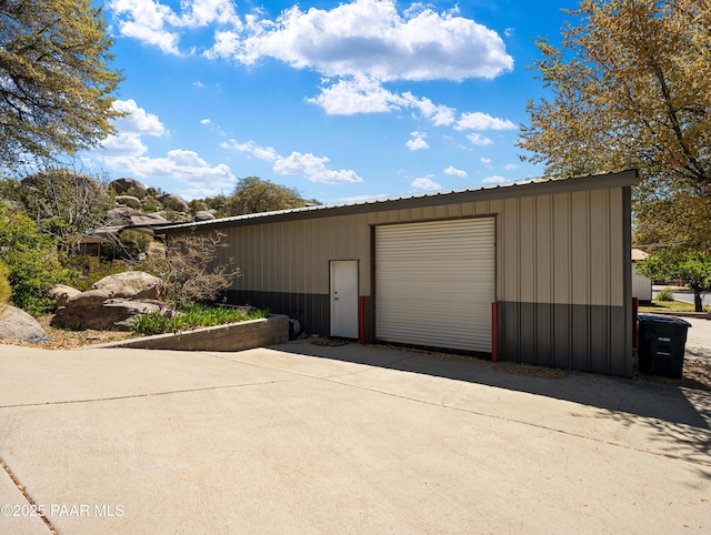 22891 S Lakewood Dr, Yarnell, AZ 85362 - detached garage featuring concrete driveway