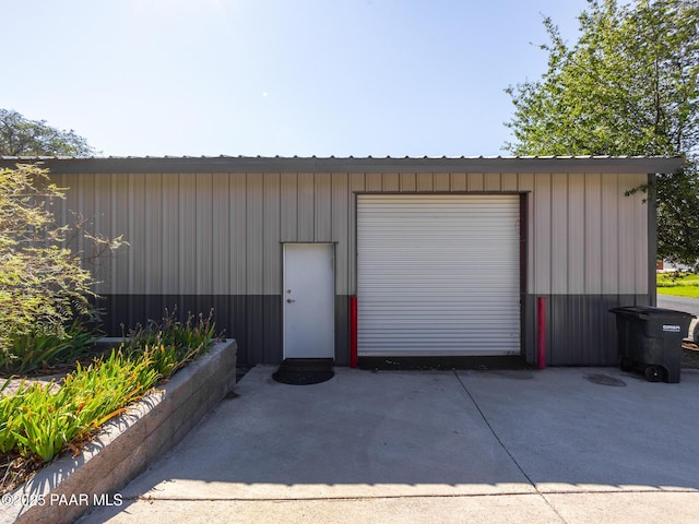 22891 S Lakewood Dr, Yarnell, AZ 85362 - detached garage featuring driveway