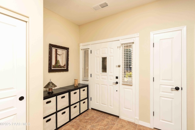 12933 Ponce St, Dewey-Humboldt, AZ 86327 - entryway with baseboards