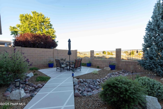 12933 Ponce St, Dewey-Humboldt, AZ 86327 - fenced backyard featuring a patio area