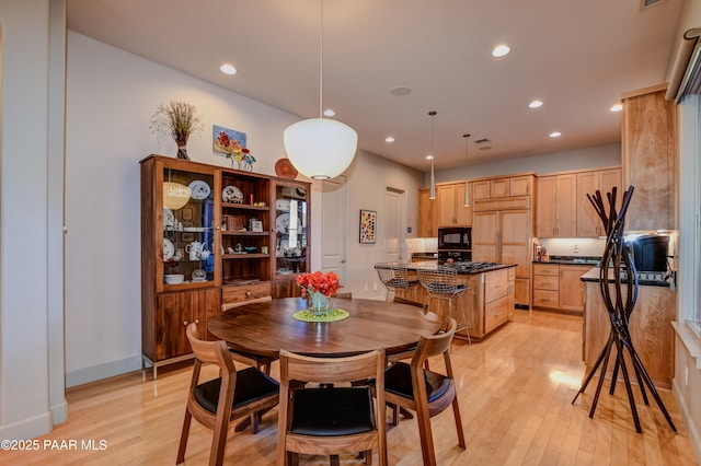 1690 Stable Rock Rd, Prescott, AZ 86303 - dining room featuring visible vents, recessed lighting, light wood-style flooring, and baseboards
