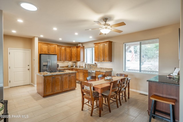 4995 Cactus Pl, Prescott, AZ 86301 - kitchen featuring stainless steel appliances, baseboards, healthy amount of natural light, a ceiling fan, and recessed lighting