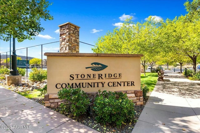 view of community / neighborhood sign