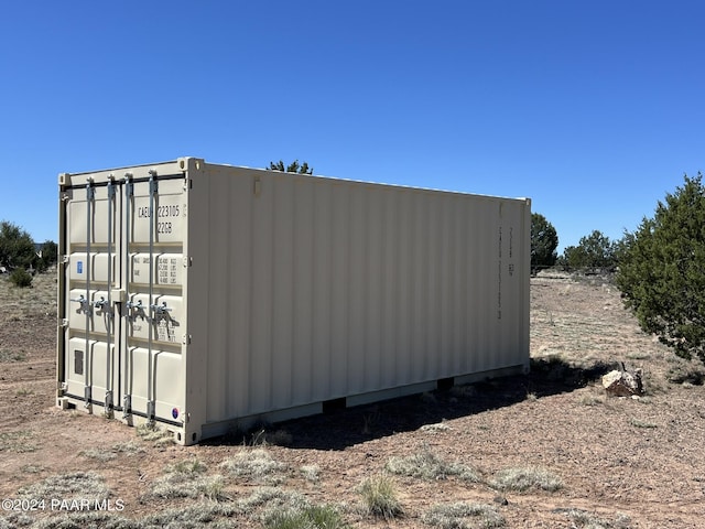 228 Flying Wrench Rd, Ash Fork, AZ 86320 - photo 5