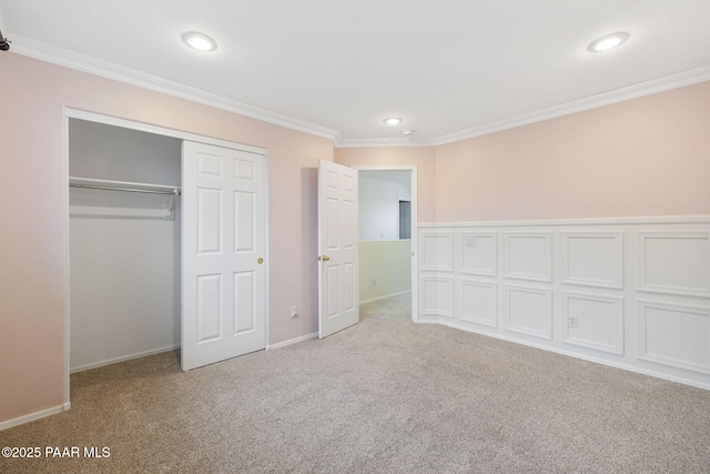 7070 E Lantern Ln, Prescott Valley, AZ 86314 - unfurnished bedroom featuring carpet flooring, ornamental molding, a closet, and recessed lighting