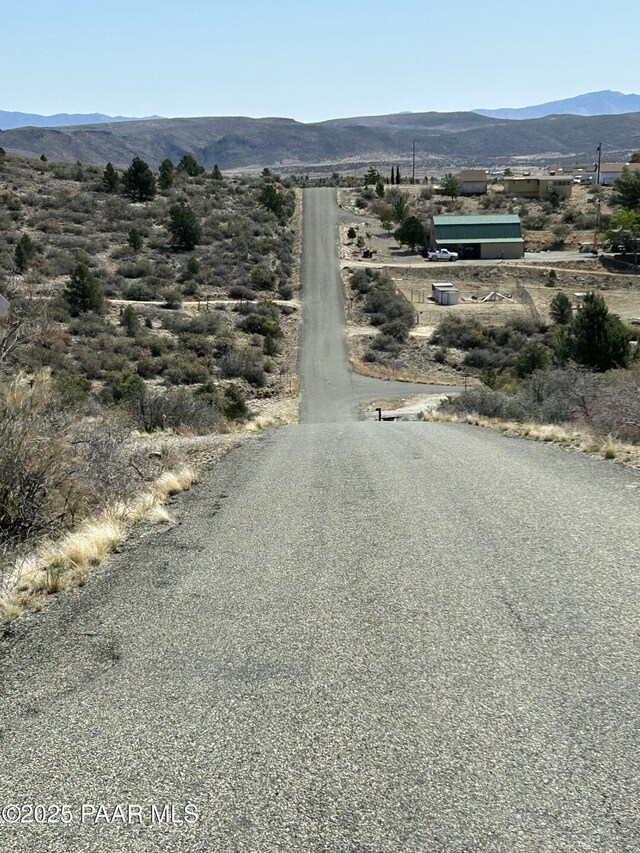 16776 W Trap Rd, Peeples Valley, AZ 86332