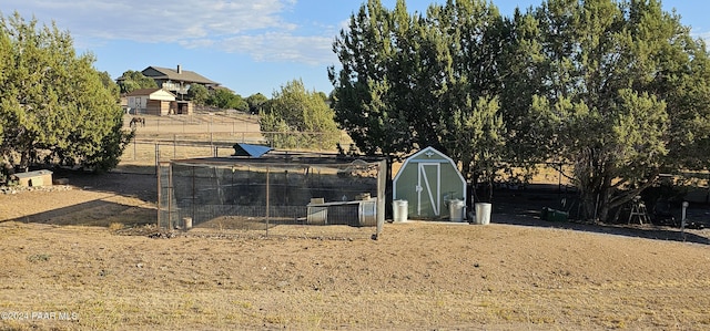 4860 W Stazenski Rd, Prescott, AZ 86305 - view of poultry coop with fence