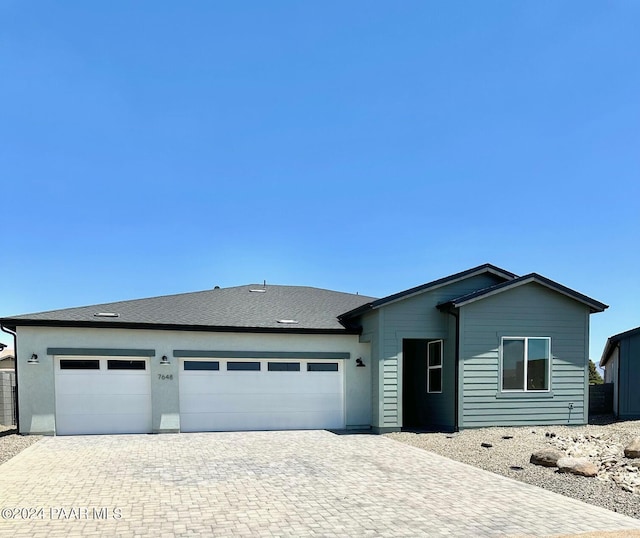 view of front facade with a garage