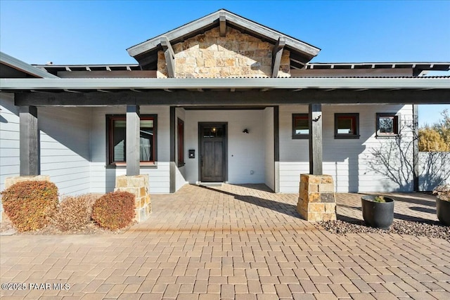 view of front of home featuring a porch