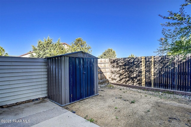 1242 Stetson Rd Unit 21, Prescott, AZ 86303 - fenced backyard featuring a storage shed