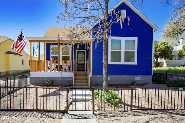 view of front of property featuring a porch