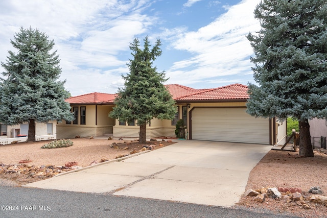 view of front facade with a garage