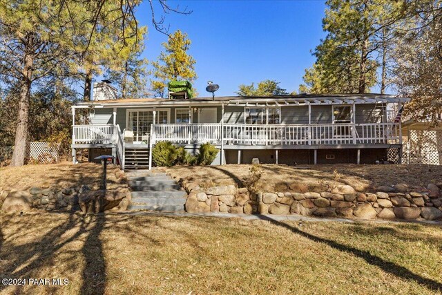 view of front of home featuring a deck