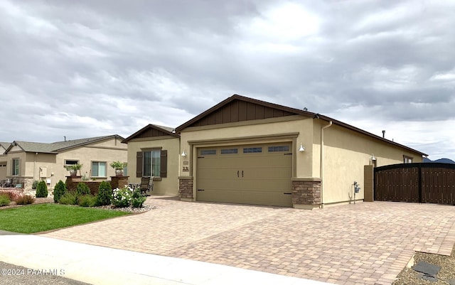 view of front facade with a garage