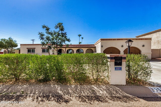 view of front of property