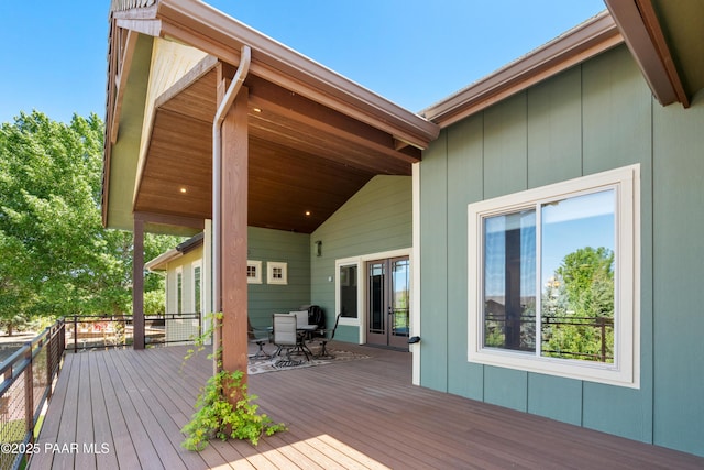 deck with outdoor dining space