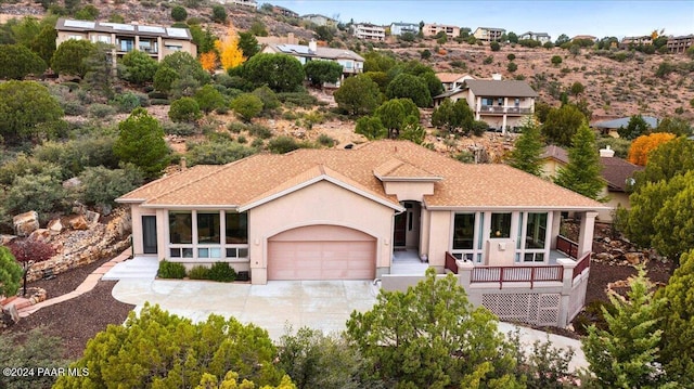 view of front facade featuring a garage