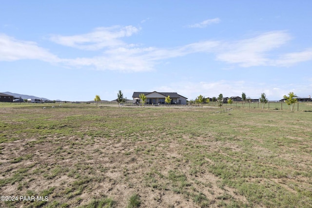 view of yard featuring a rural view