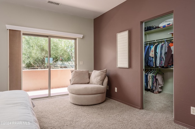 bedroom featuring carpet floors and a closet