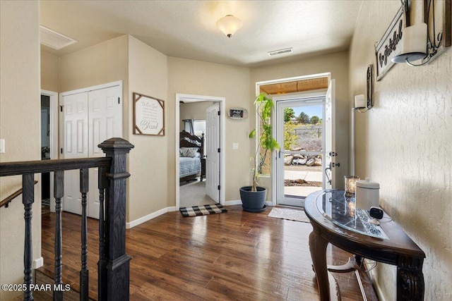 2360 W Bridle Path Rd, Prescott, AZ 86305 - entryway featuring dark wood finished floors and baseboards