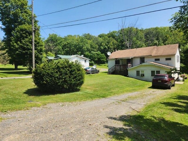 view of front of house with a front lawn