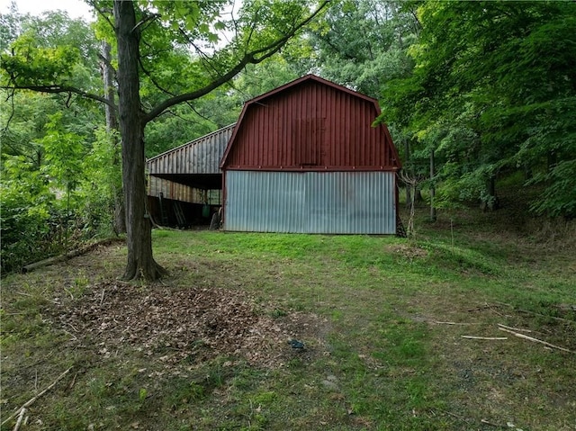 view of outdoor structure