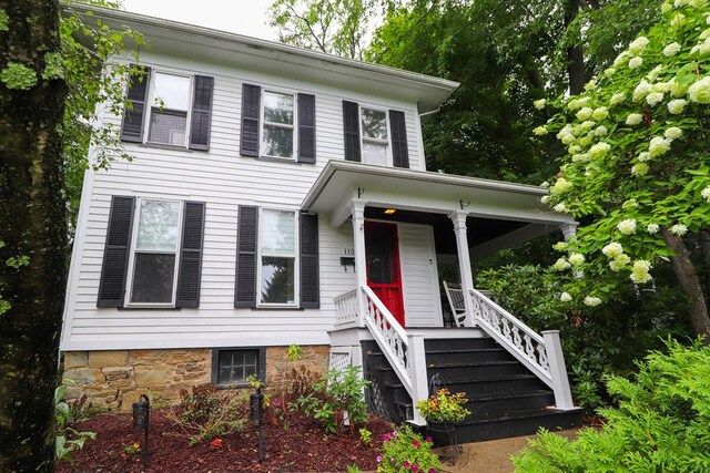 view of front facade with a porch