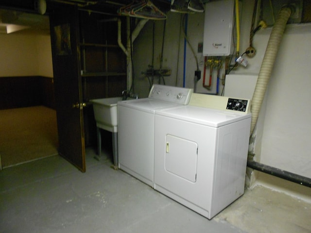 laundry area featuring washer and clothes dryer