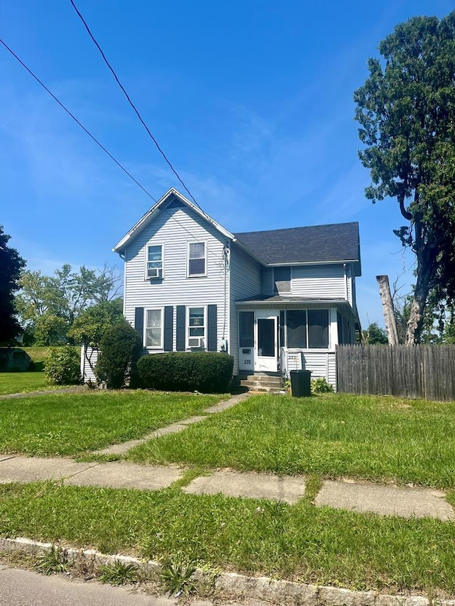 view of front of property with a front yard