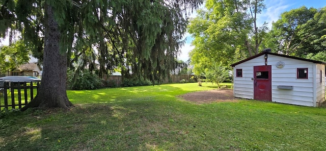 view of yard with a shed