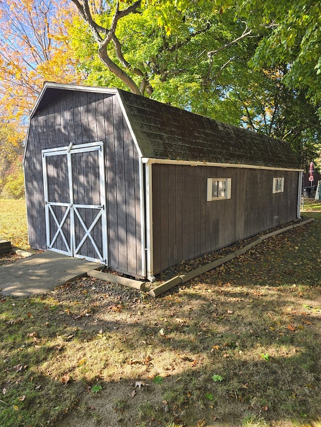 view of outbuilding