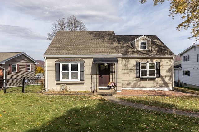 view of front facade with a front lawn