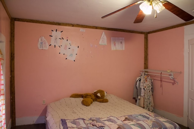 bedroom featuring ceiling fan