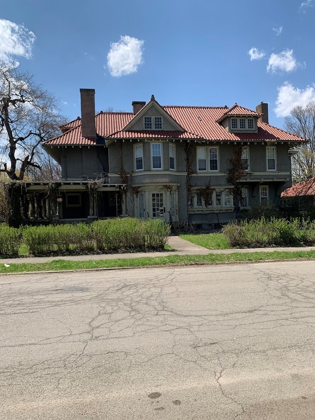 view of front facade