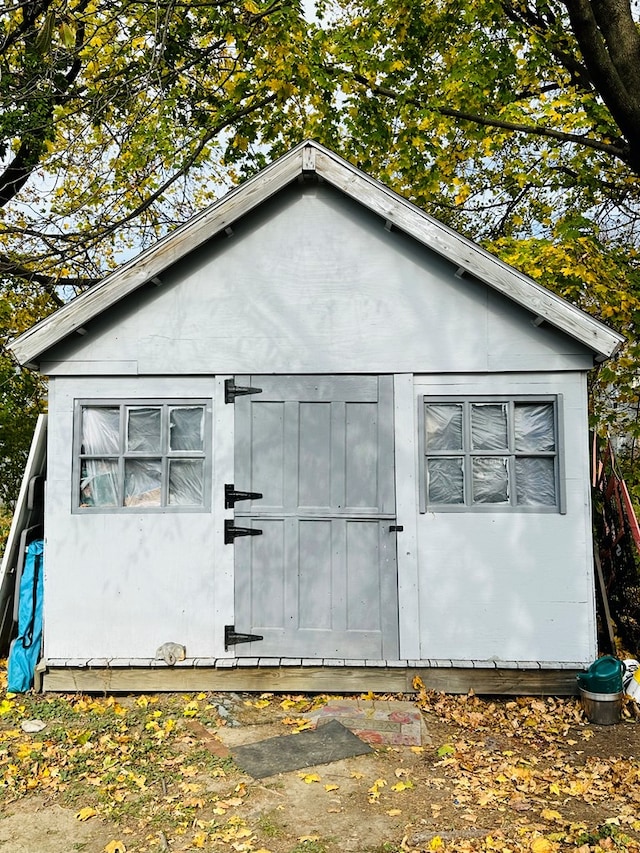 view of outbuilding