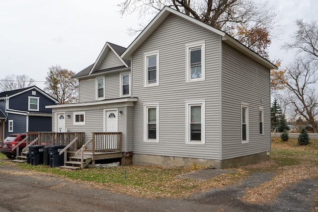 view of front of property featuring a deck