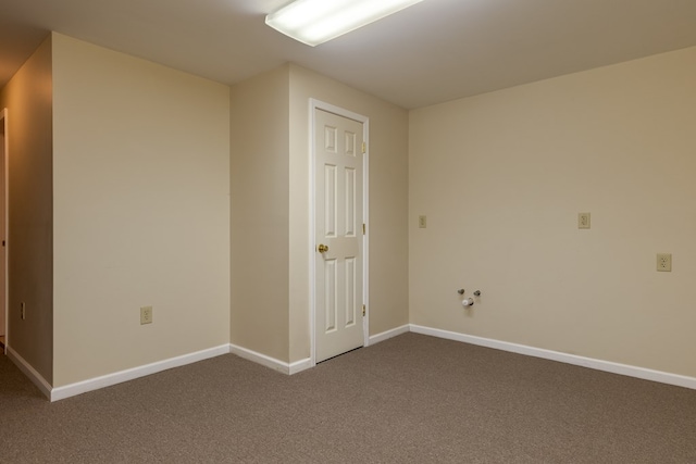 empty room featuring carpet