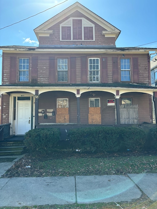 view of front facade featuring a porch